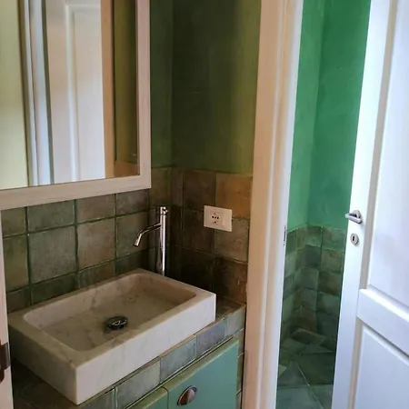 Tuscan With Jacuzzi Between Woods And Sea