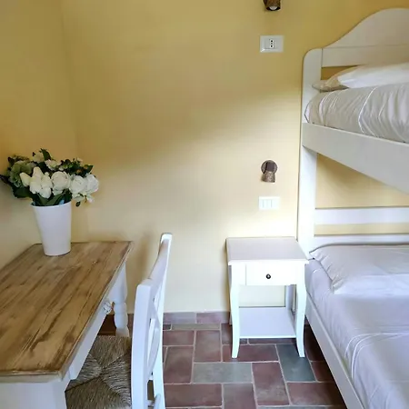 Tuscan With Jacuzzi Between Woods And Sea