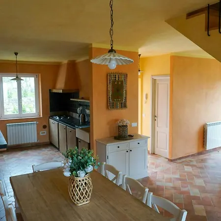 Tuscan With Jacuzzi Between Woods And Sea Fosdinovo