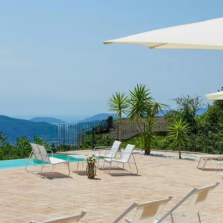 Tuscan With Jacuzzi Between Woods And Sea