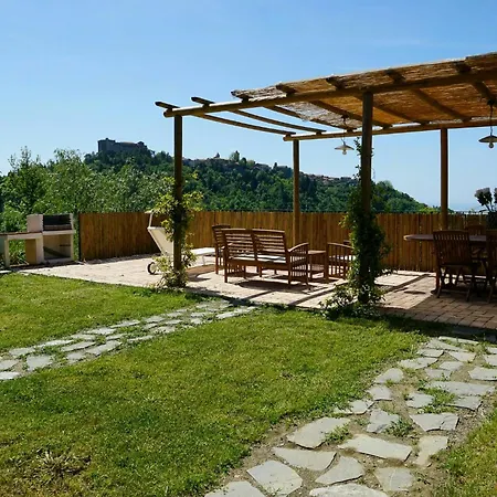 Tuscan With Jacuzzi Between Woods And Sea
